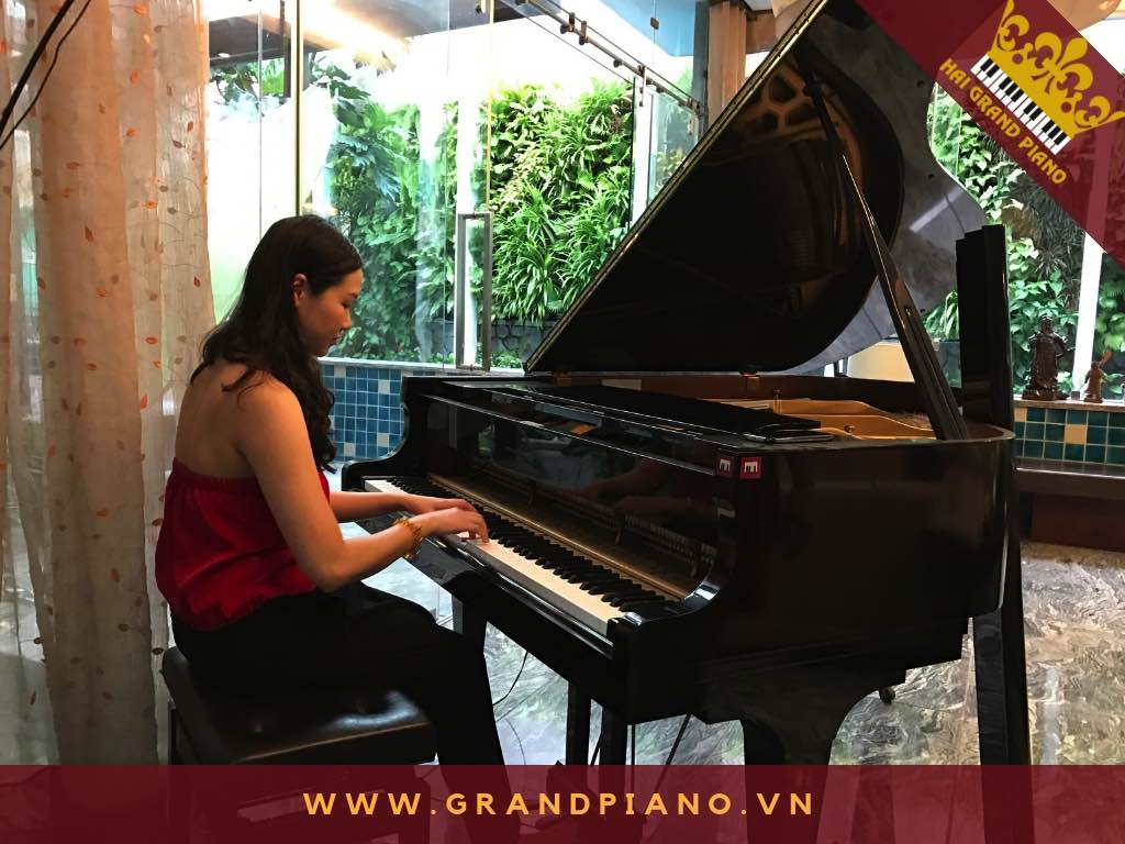 HỒNG NHUNG | Không Gian Để Đàn Grand Piano No.600 Kawai 